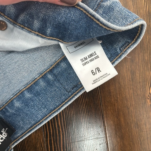 Express Super High Rise Slim Ankle Jeans - Picture 3 of 3